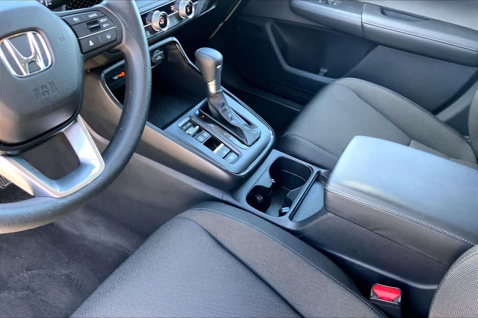 Used 2025 Meteorite Gray Metallic Honda LX image 16