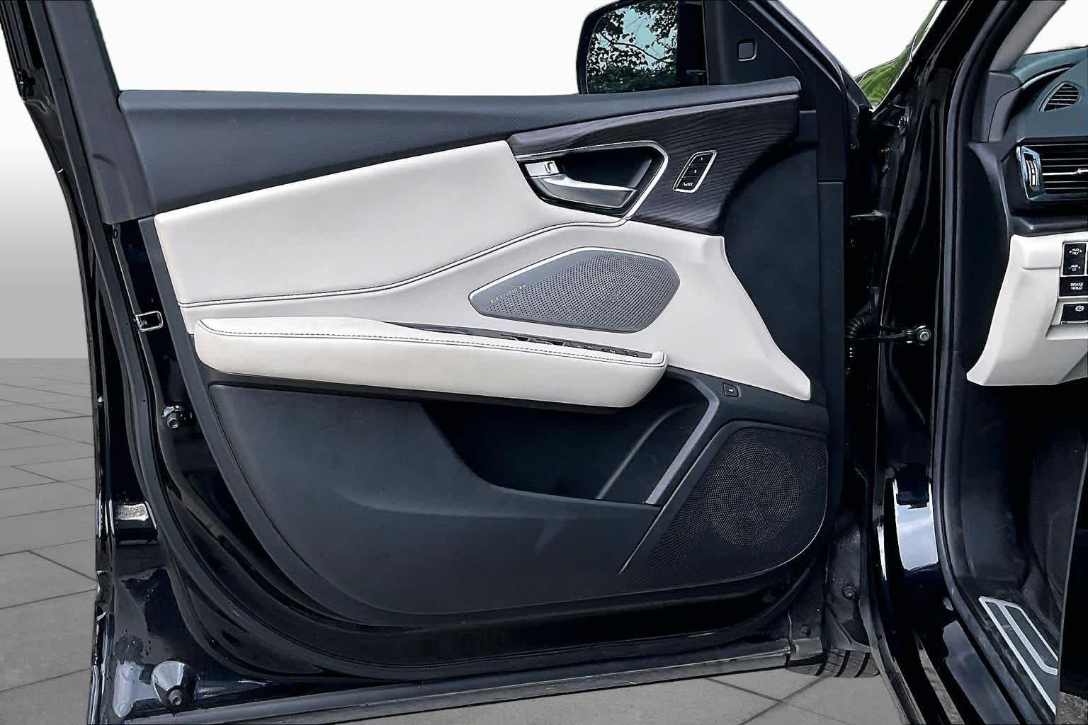 Used 2025 Majestic Black Pearl Acura w/Advance Package image 21