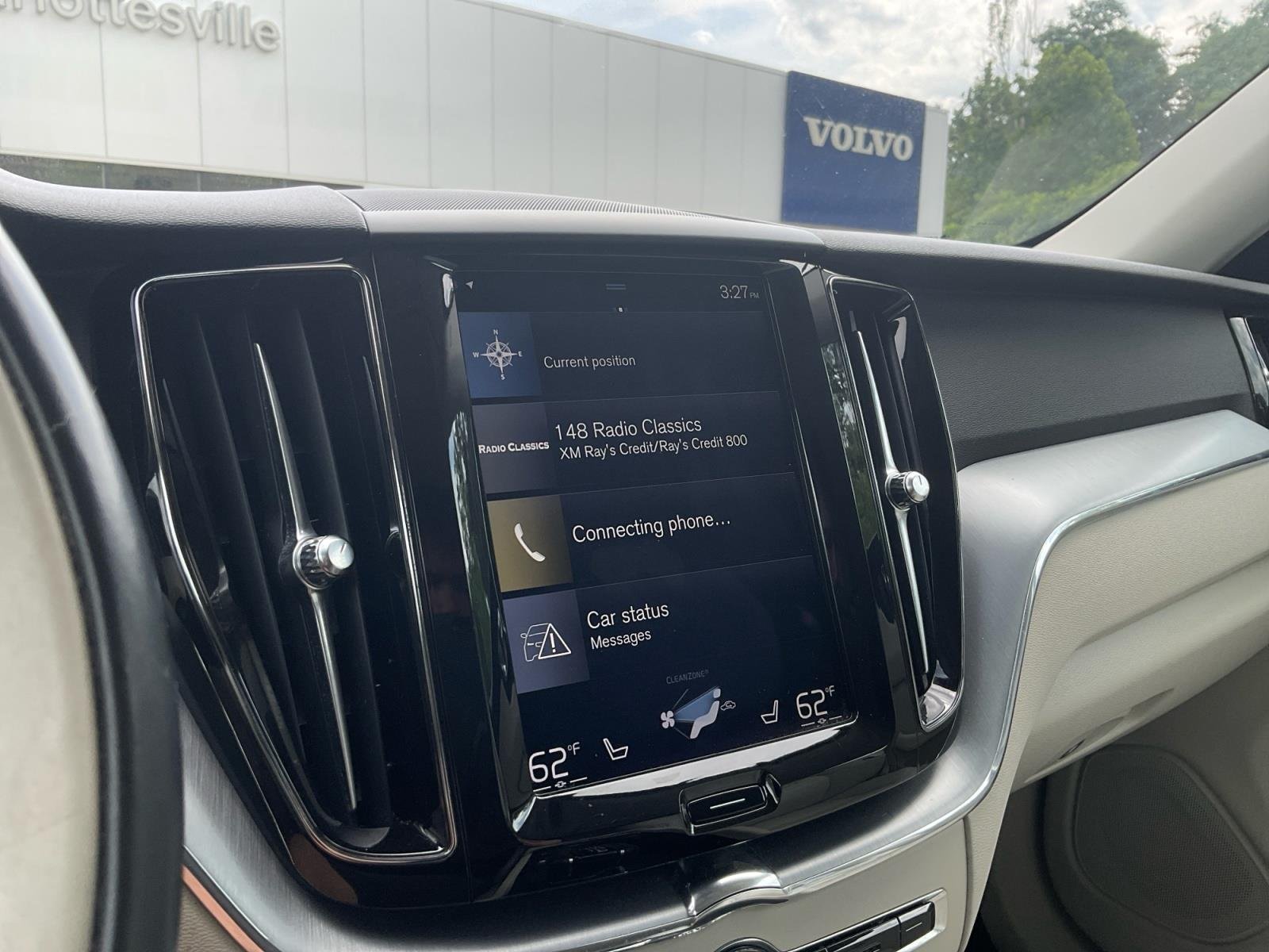 Used 2018  VOLVO T6MOMENTUM image 19