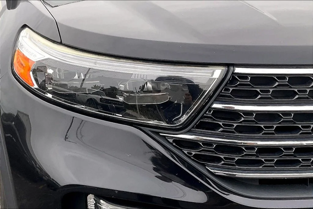 Certified Used 2020 Black Metallic Ford XLT image 29