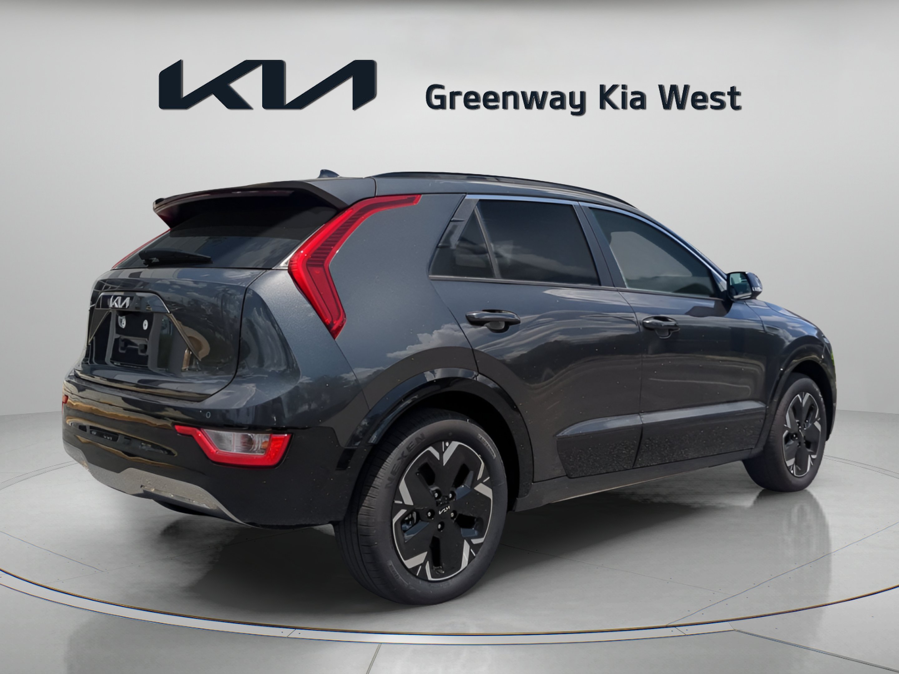 New 2026 Interstellar Gray Kia Wind image 8