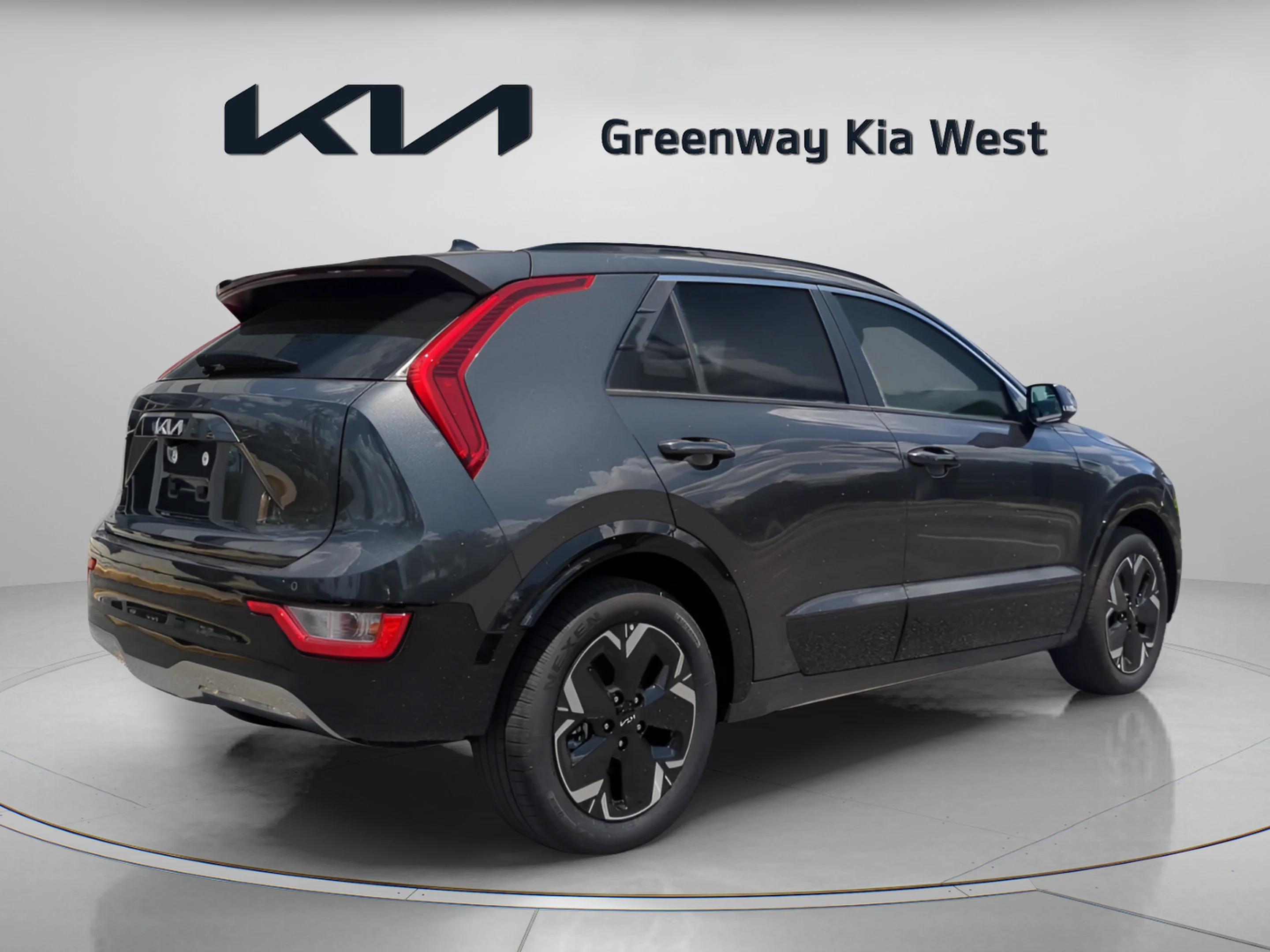 New 2026 Interstellar Gray Kia Wind image 8