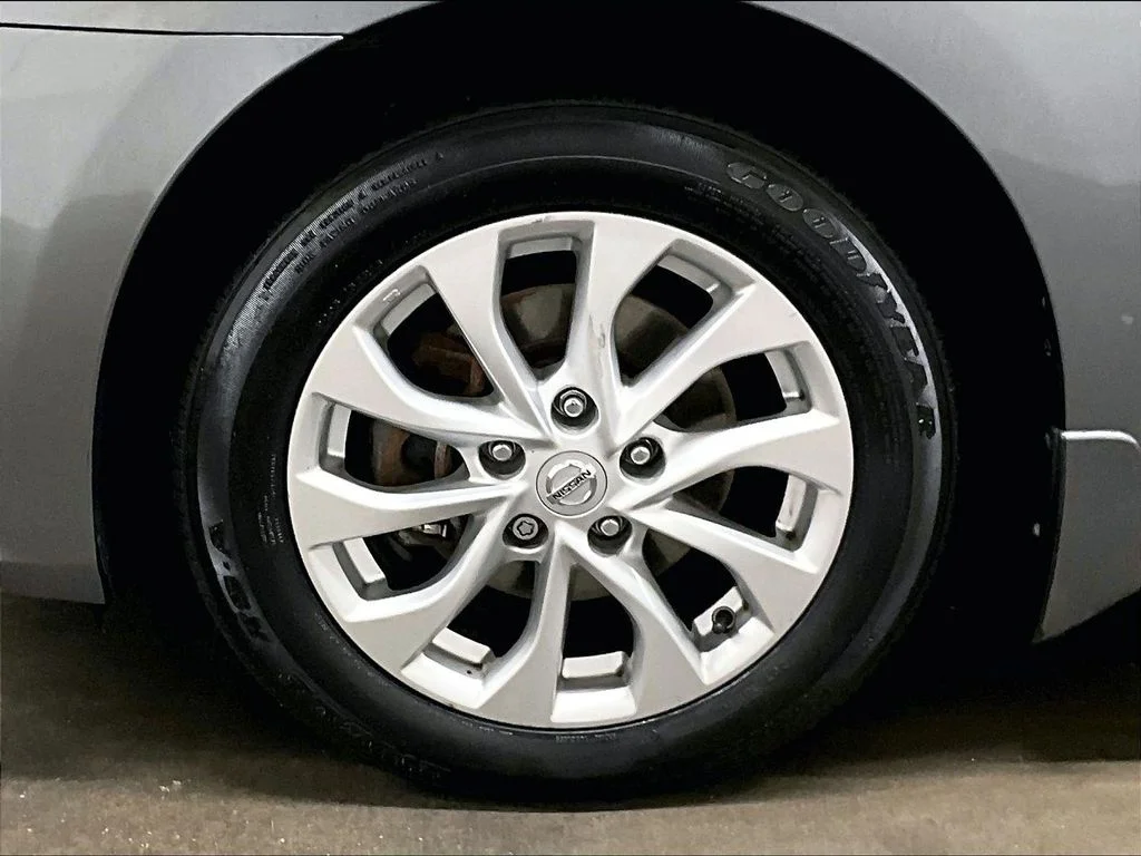 Used 2017 Gray Nissan SV image 7