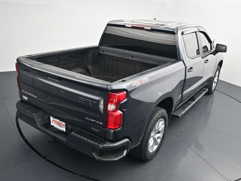 Used 2021 Gray Chevrolet Custom image 27