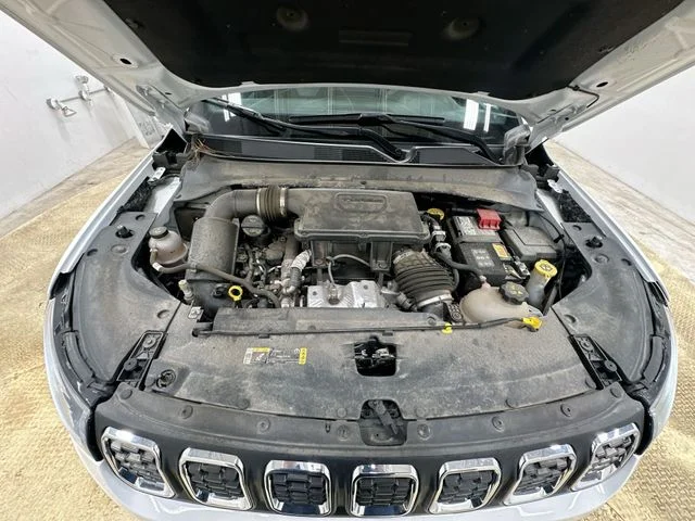 Used 2024 White Jeep Latitude image 18