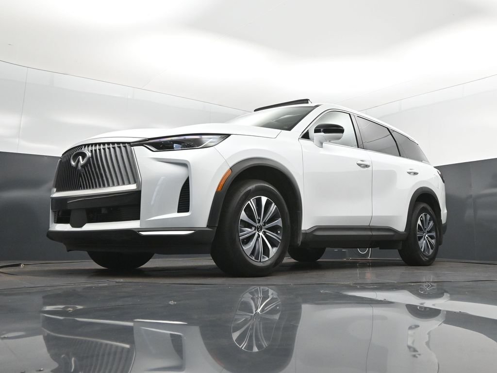Certified Used 2026 White INFINITI PURE image 39