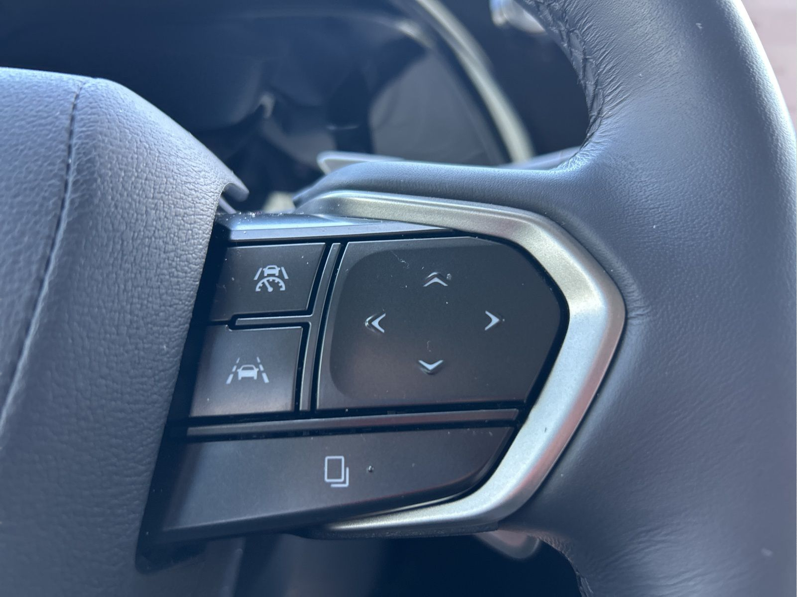 Used 2023  Lexus 350h Luxury image 15