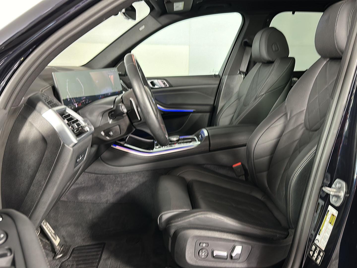New 2026 Carbon Black Metallic BMW xDrive40i image 11