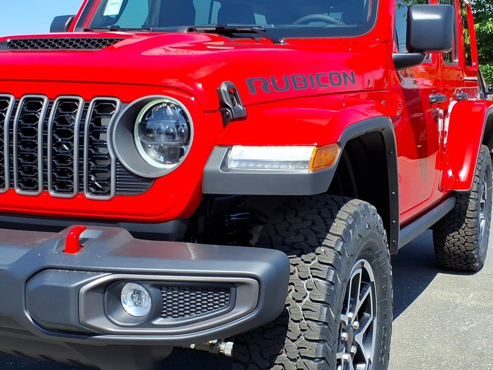 New 2026 Firecracker Red Clear-Coat Exterior Paint Jeep Rubicon image 16