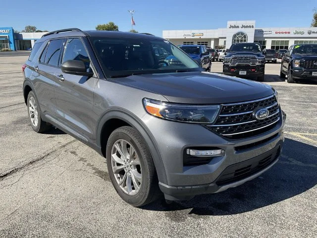 Used 2023 Gray Ford XLT image 3