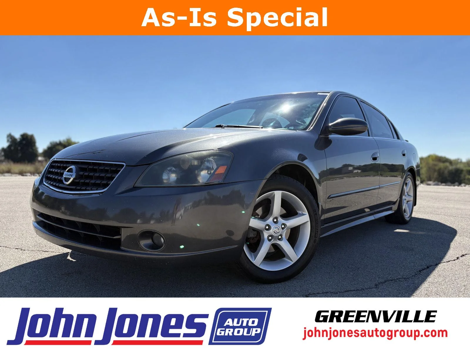 Used 2005 Smoke Metallic Nissan 3.5 SE image 1