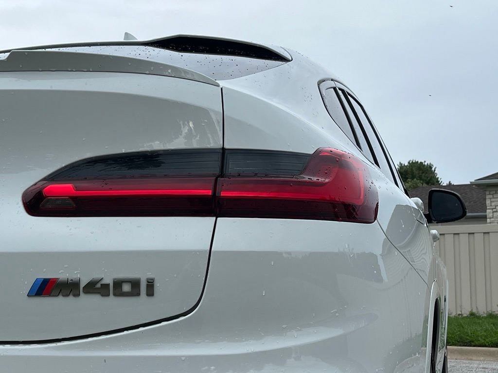 Used 2020 Alpine White BMW M40i image 12