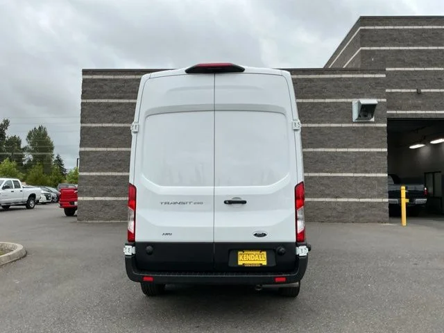 Used 2025  Ford Base image 5