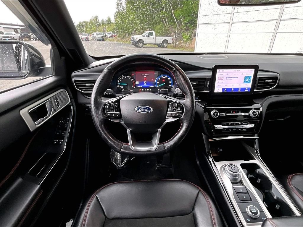 Used 2022 Black Ford ST-Line image 18