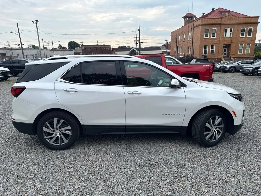 Used 2024 Iridescent Pearl Tricoat Chevrolet Premier image 8