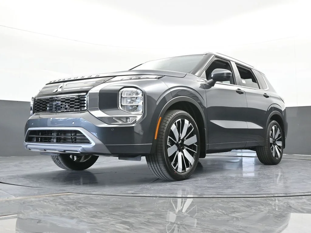 New 2026 Gray Mitsubishi SEL image 66