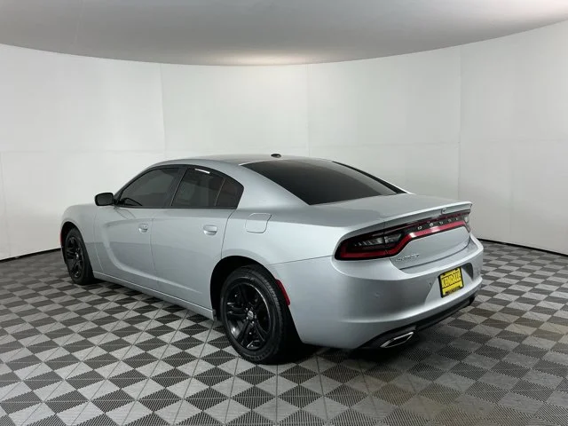 Used 2019  Dodge SXT image 7