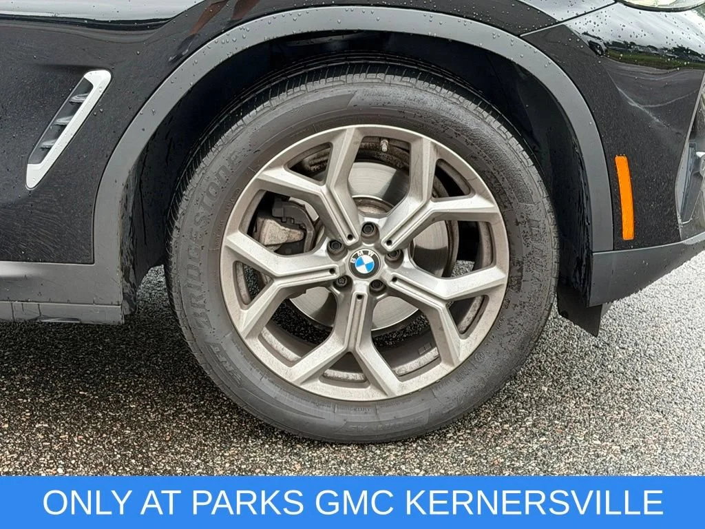 Used 2023 Black BMW sDrive30i image 10