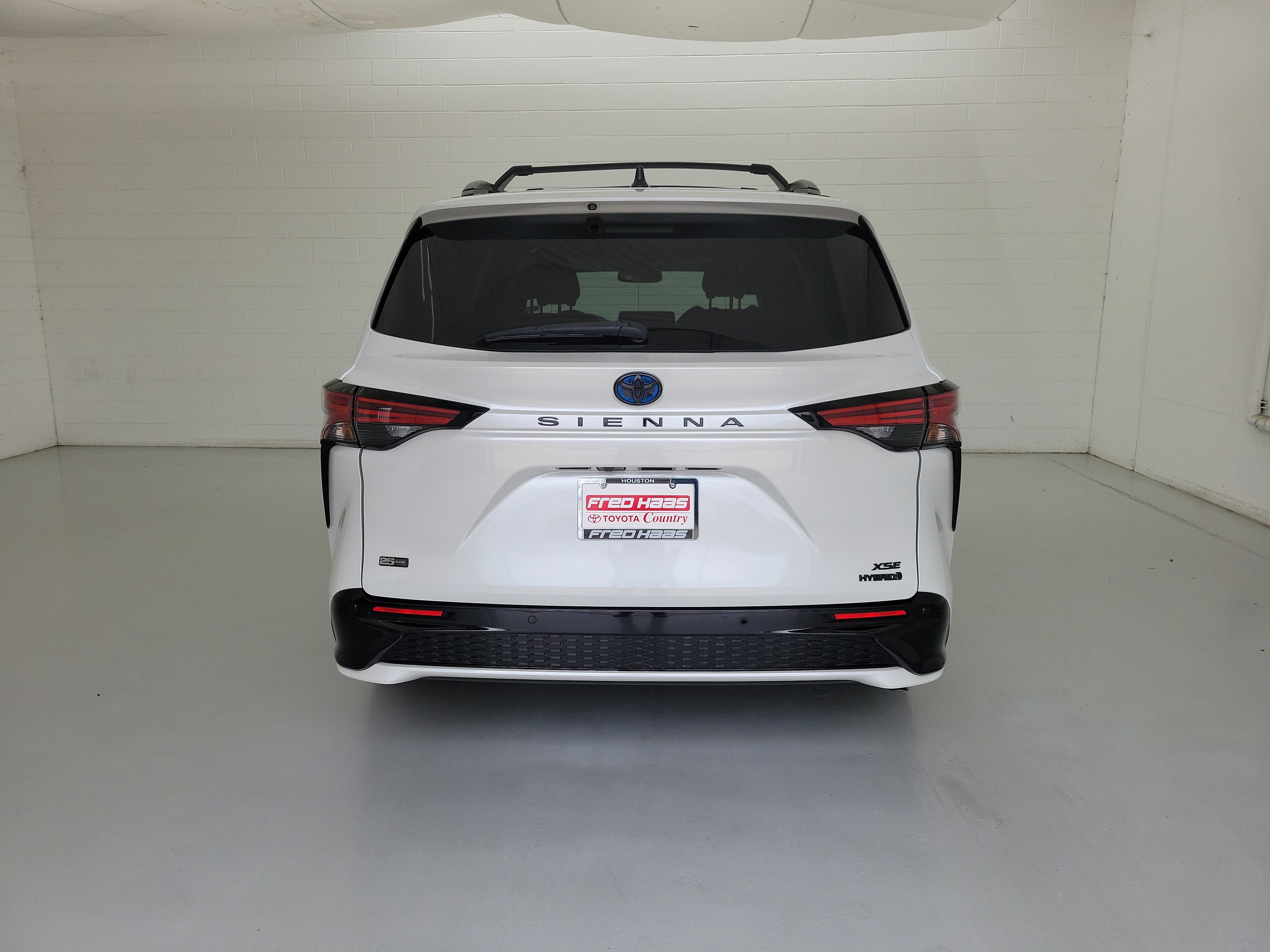 Used 2023 Wind Chill Pearl Toyota XSE image 6