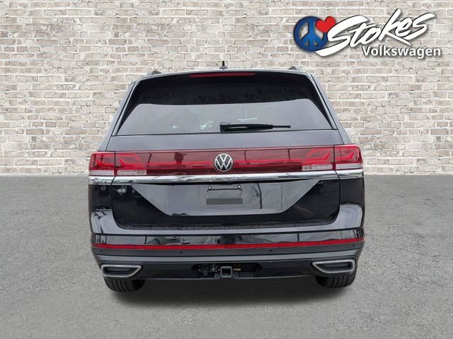 Used 2025 Black Volkswagen 2.0T SE w/Technology image 5