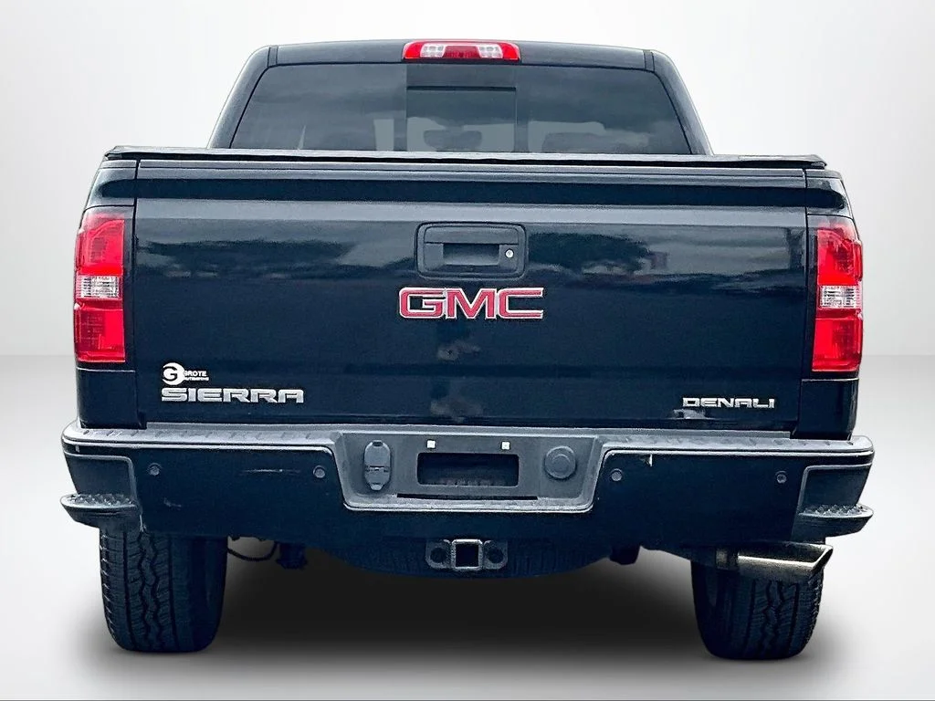 Used 2015 Black GMC Denali image 4