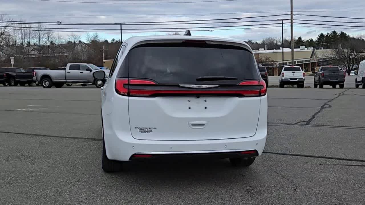 2026 Chrysler Pacifica Select - Photo 7