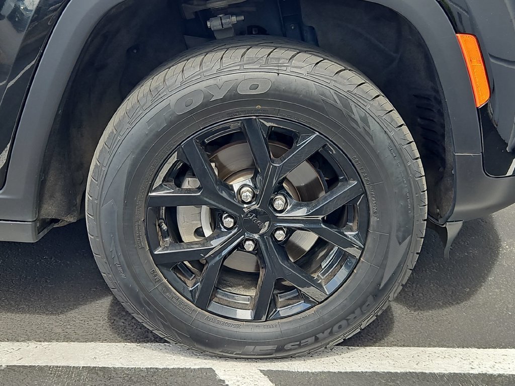 Certified Used 2024 Black Jeep Altitude image 30
