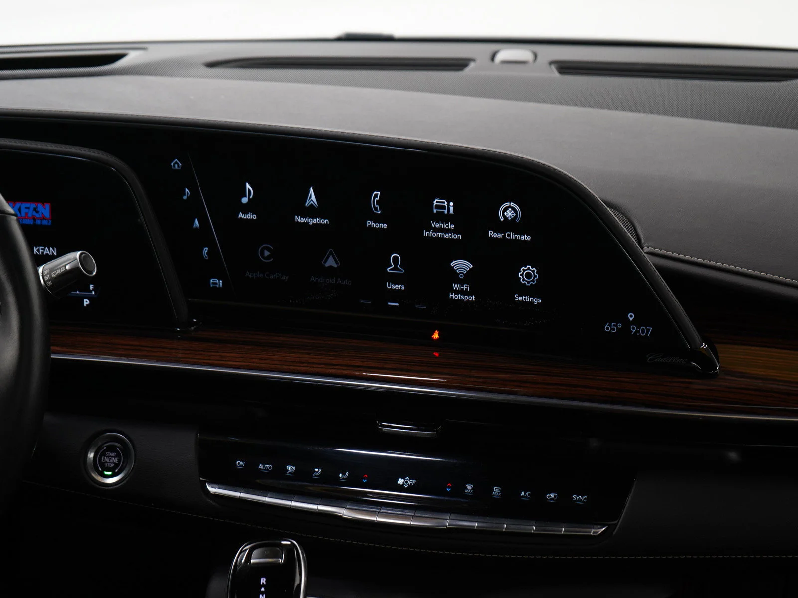 Used 2021 Crystal White Tricoat Cadillac Premium Luxury image 17