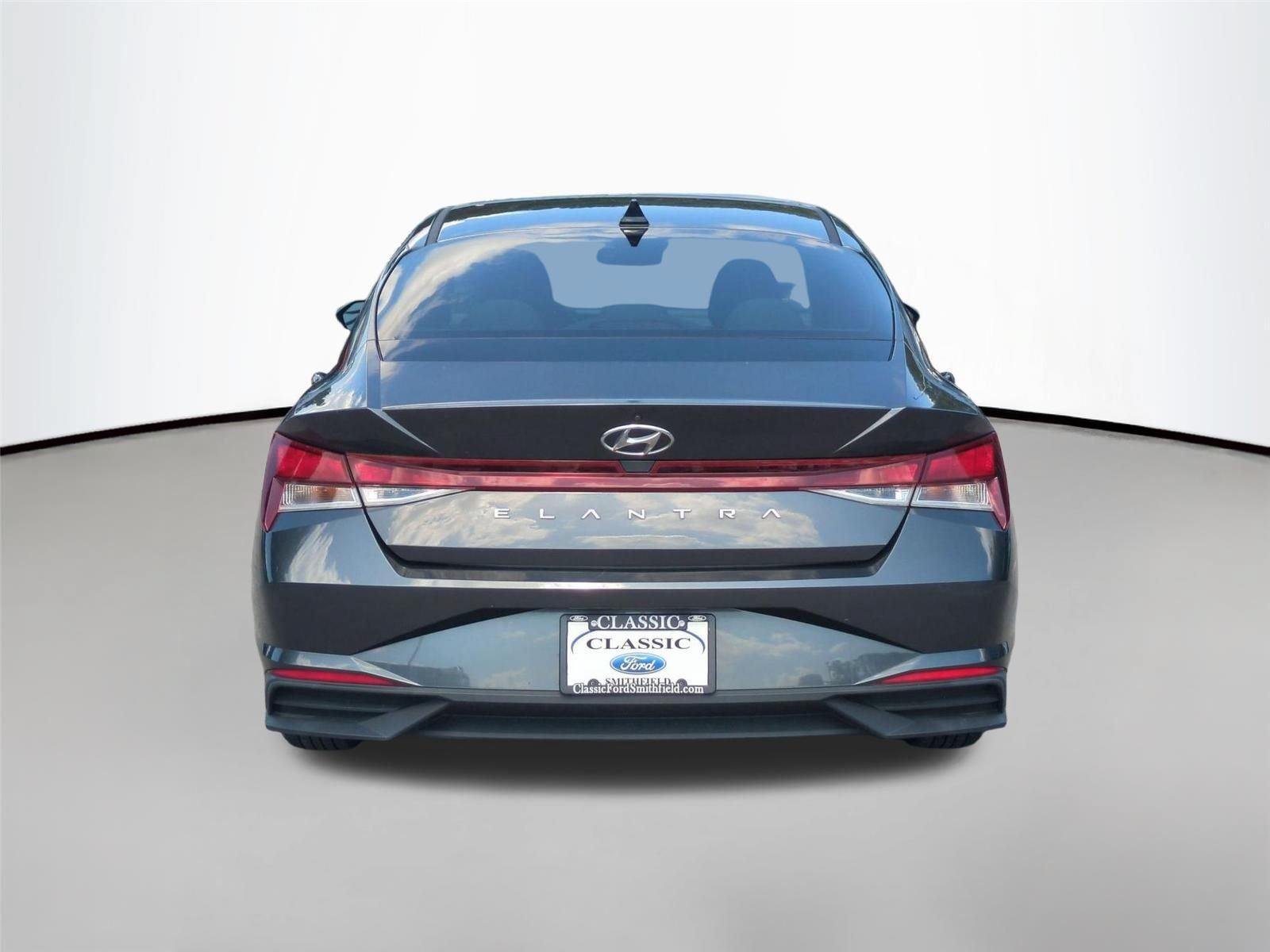 Used 2021 Fluid Metal Hyundai SE image 4