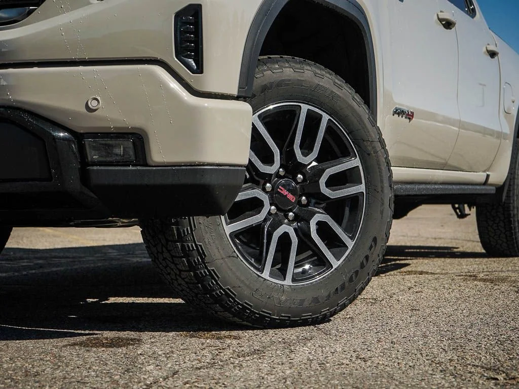 2026 GMC Sierra 1500 AT4 - Photo 6