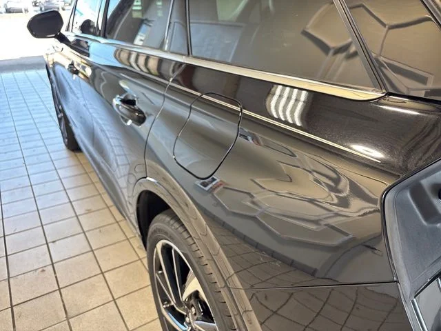 Used 2024 Black Metallic Lincoln Grand Touring image 18
