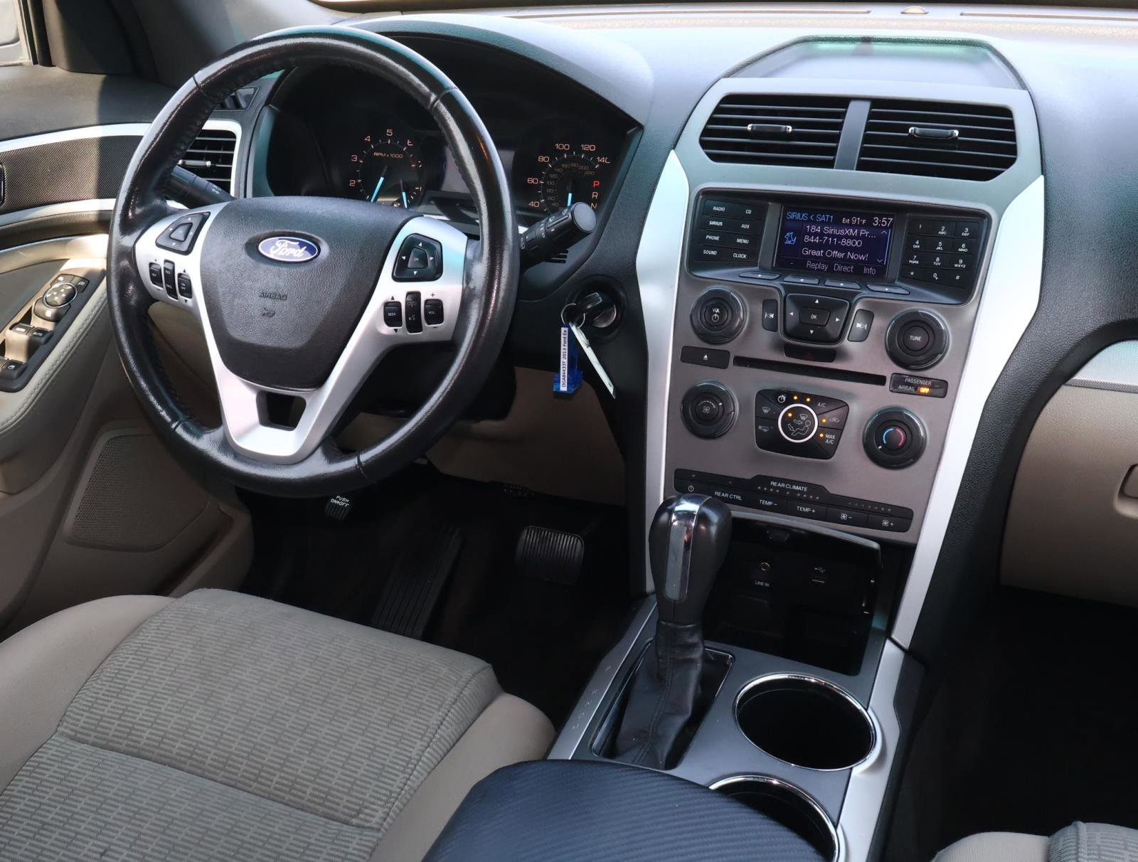 2013 Ford Explorer XLT - Photo 10