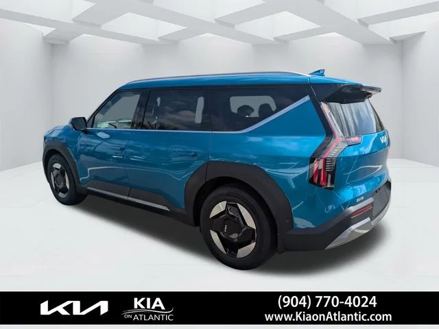 New 2026 Ocean Blue Kia Wind AWD image 5