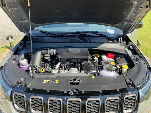 New 2026 Sting-Gray Clearcoat Jeep Latitude image 28