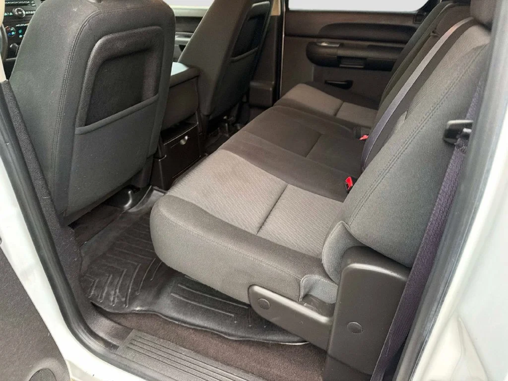 Used 2013 White Chevrolet LT image 16