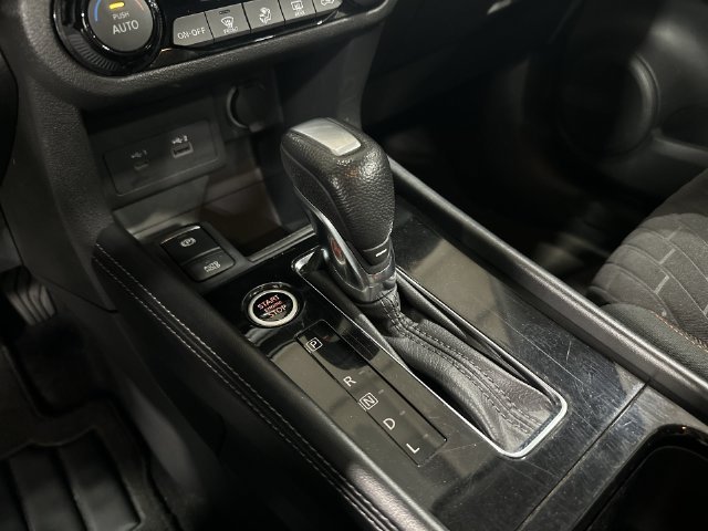 Certified Used 2021 Aspen White / Super Black Nissan SR image 27