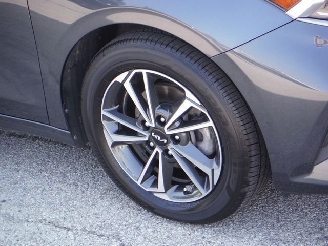 Used 2023 Gray Kia LXS image 3