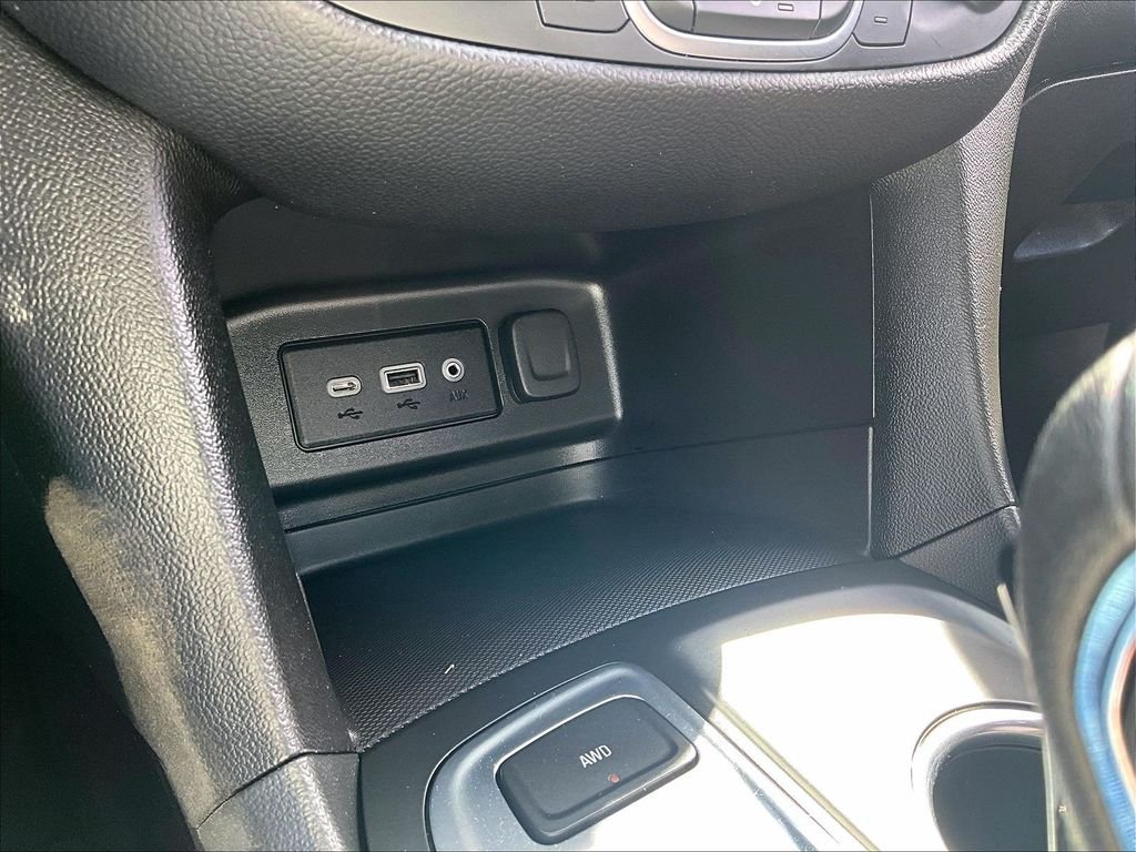 Used 2023 Black Chevrolet LT image 27