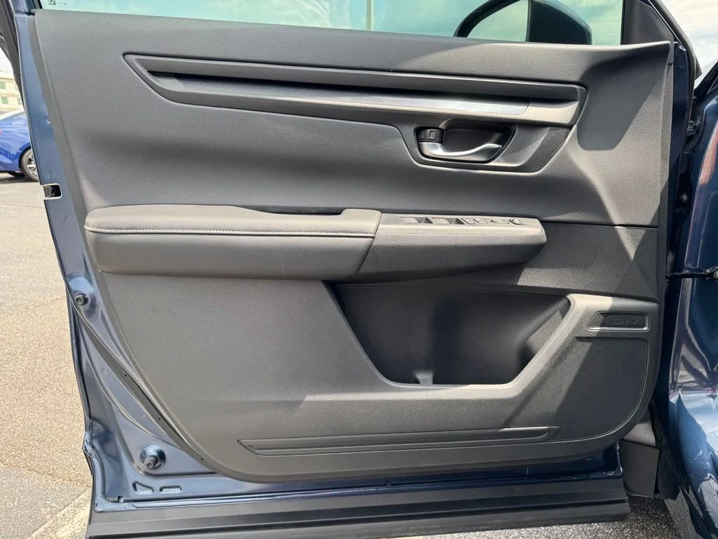 2025 Honda CR-V LX - Photo 13