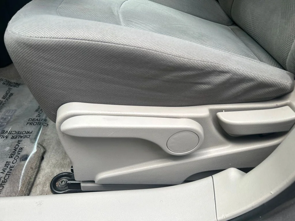Used 2015 Gray Nissan S image 15
