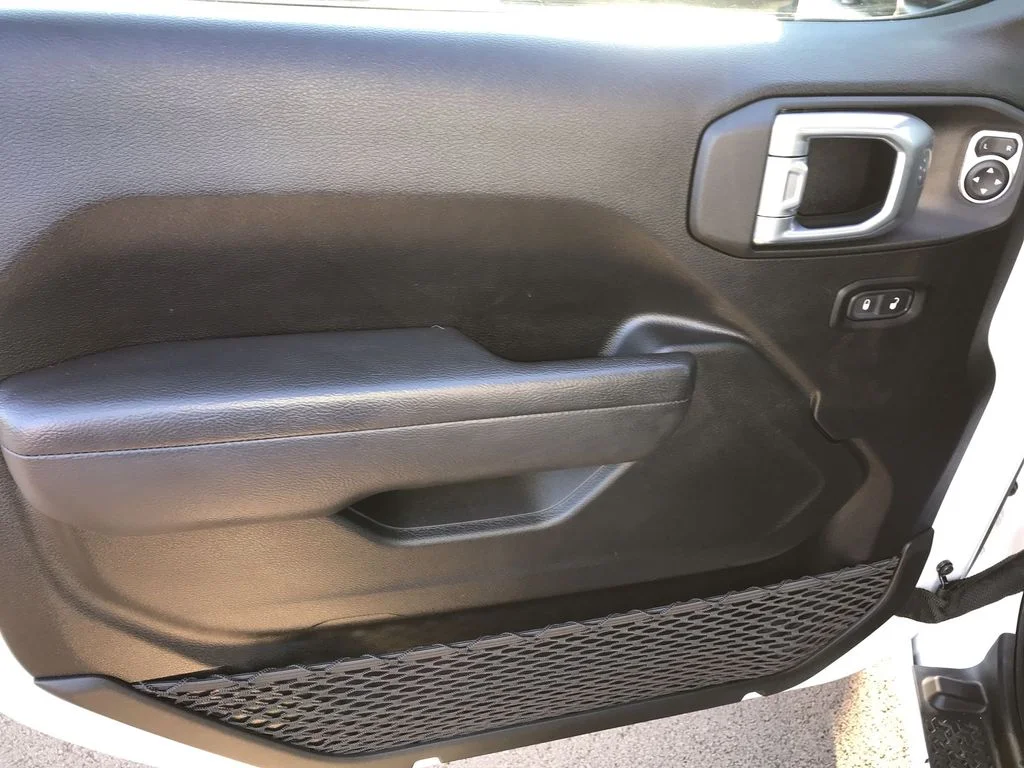 Used 2022 White Jeep Altitude image 13