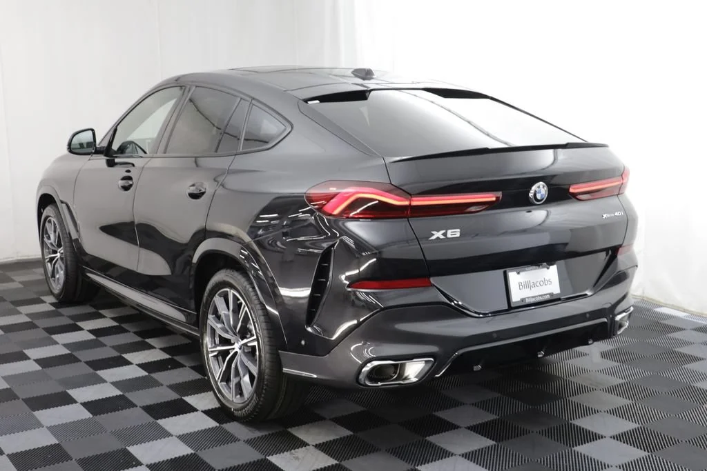 New 2027 BLACK SAPPHIRE BMW xDrive40i image 16