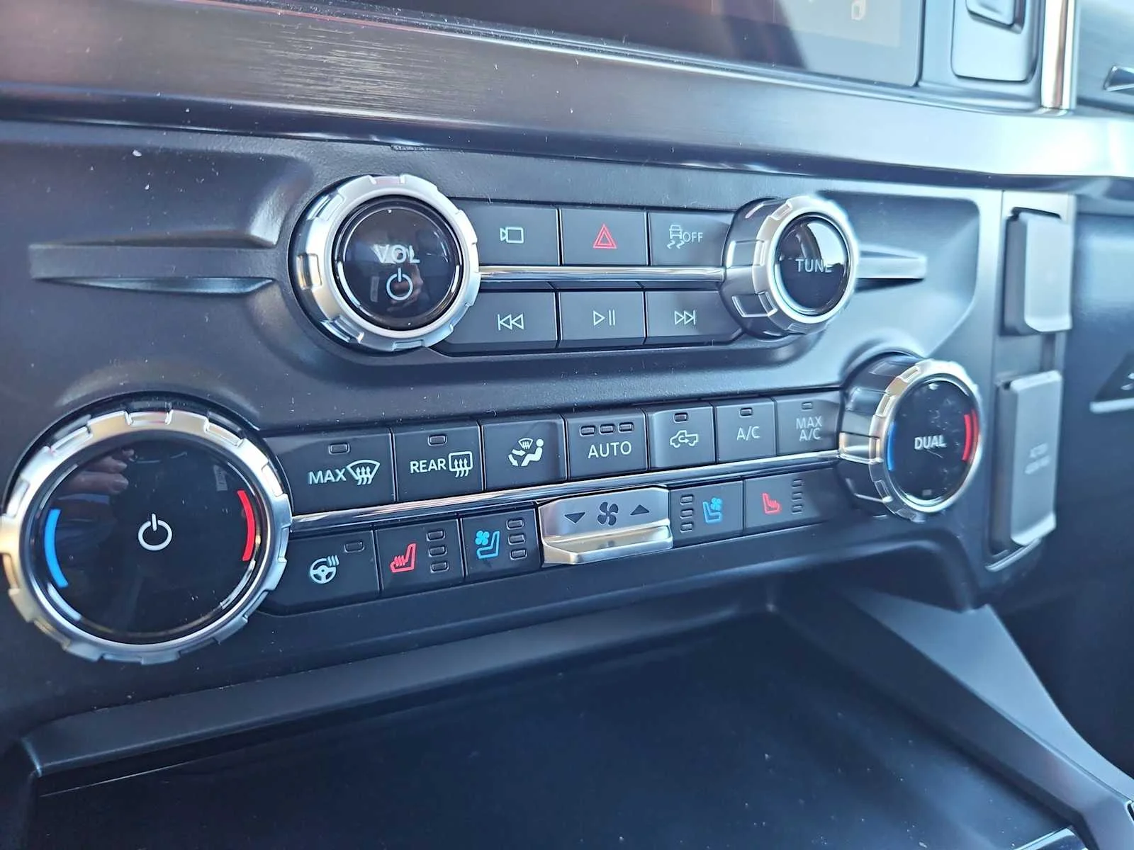 New 2026 Avalanche Ford F-250® Lariat® image 18