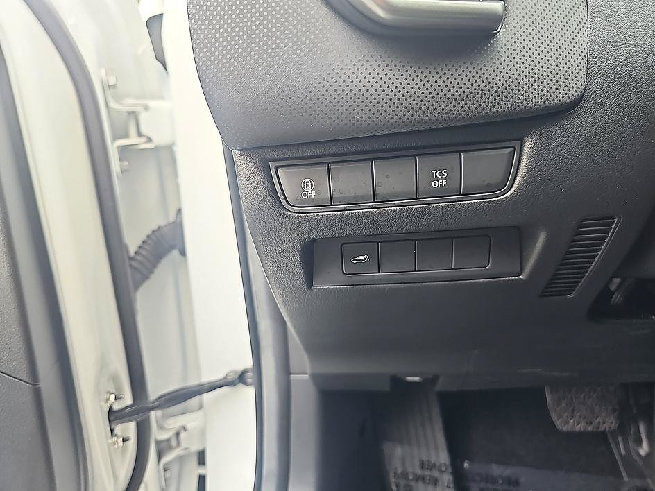 Used 2023 Wind Chill Pearl Mazda 2.5 S Preferred Plus Package image 13