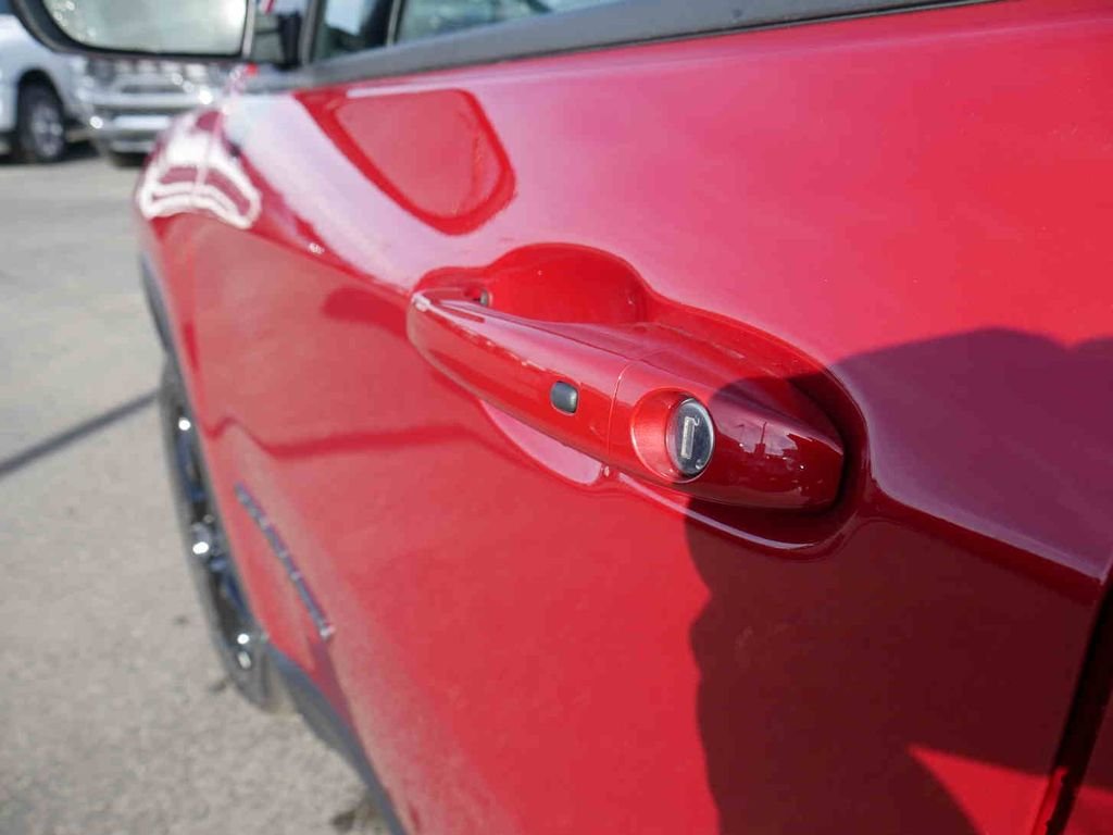 New 2026 Red Hot Pearlcoat Jeep Latitude image 25