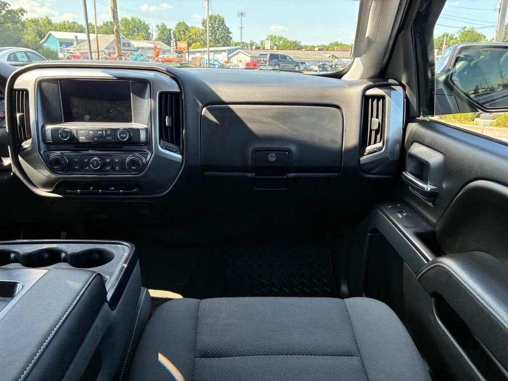 Used 2017 Black Chevrolet LT image 15