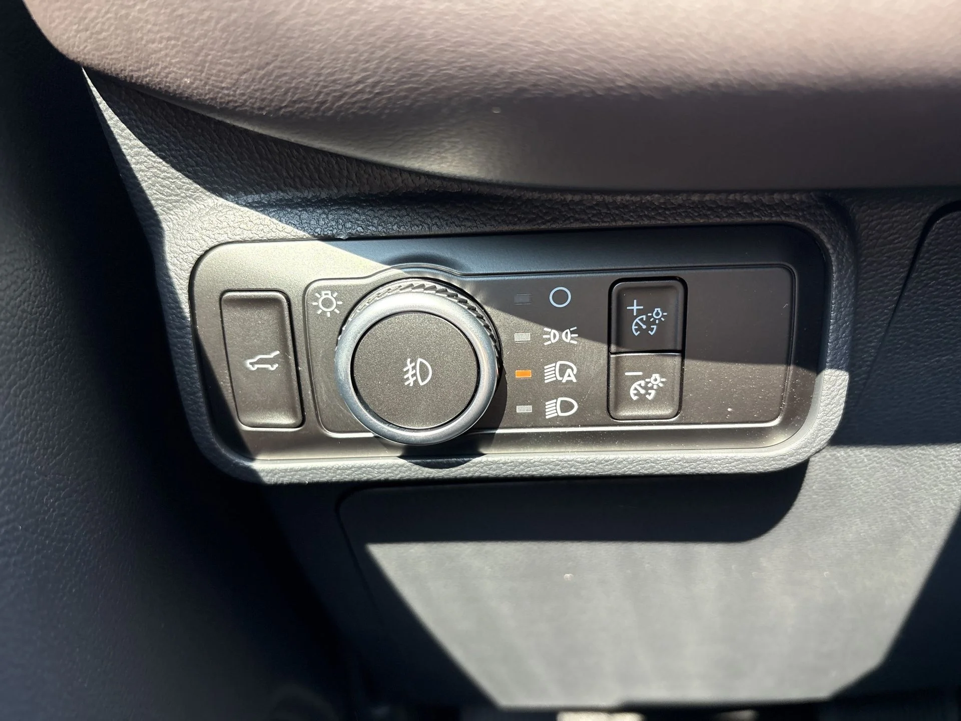 New 2026 Star White Metallic Tri-Coat Ford Platinum™ image 14
