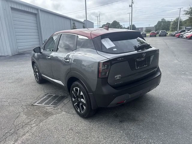 Used 2025 Gray Nissan SV image 7