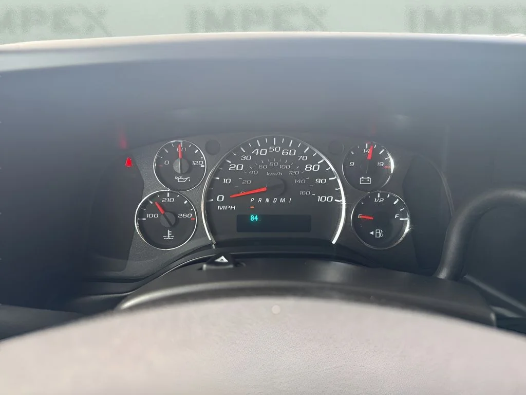 Used 2024 White GMC Work Van image 17