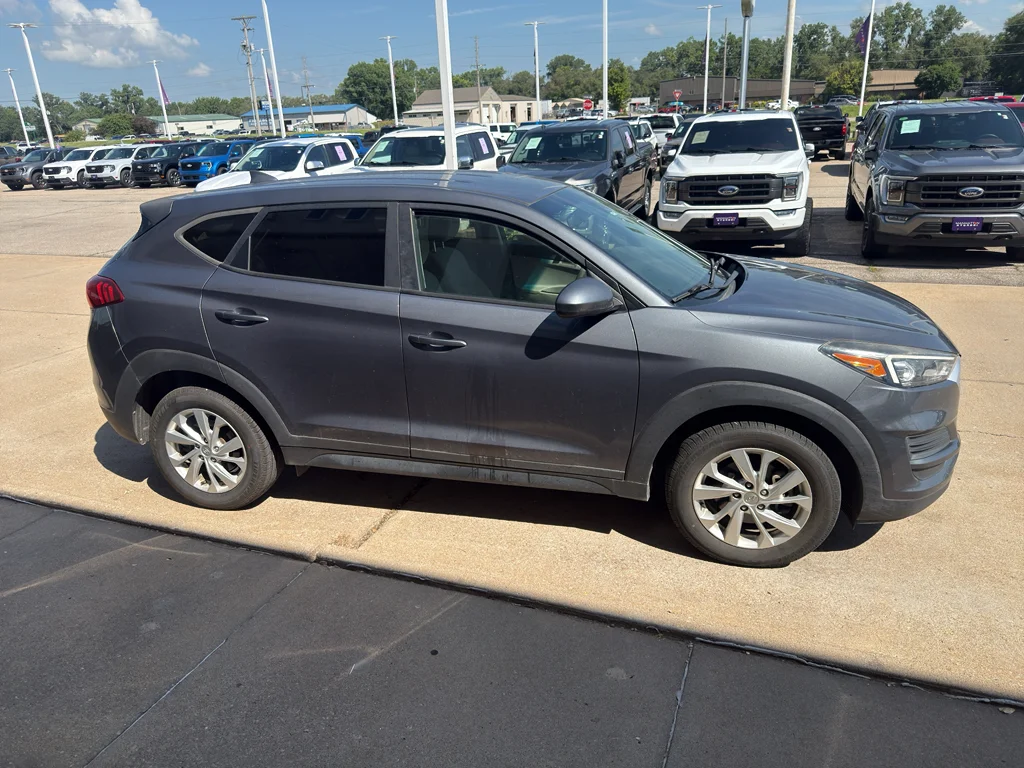 Used 2019 Coliseum Gray Hyundai SE image 5